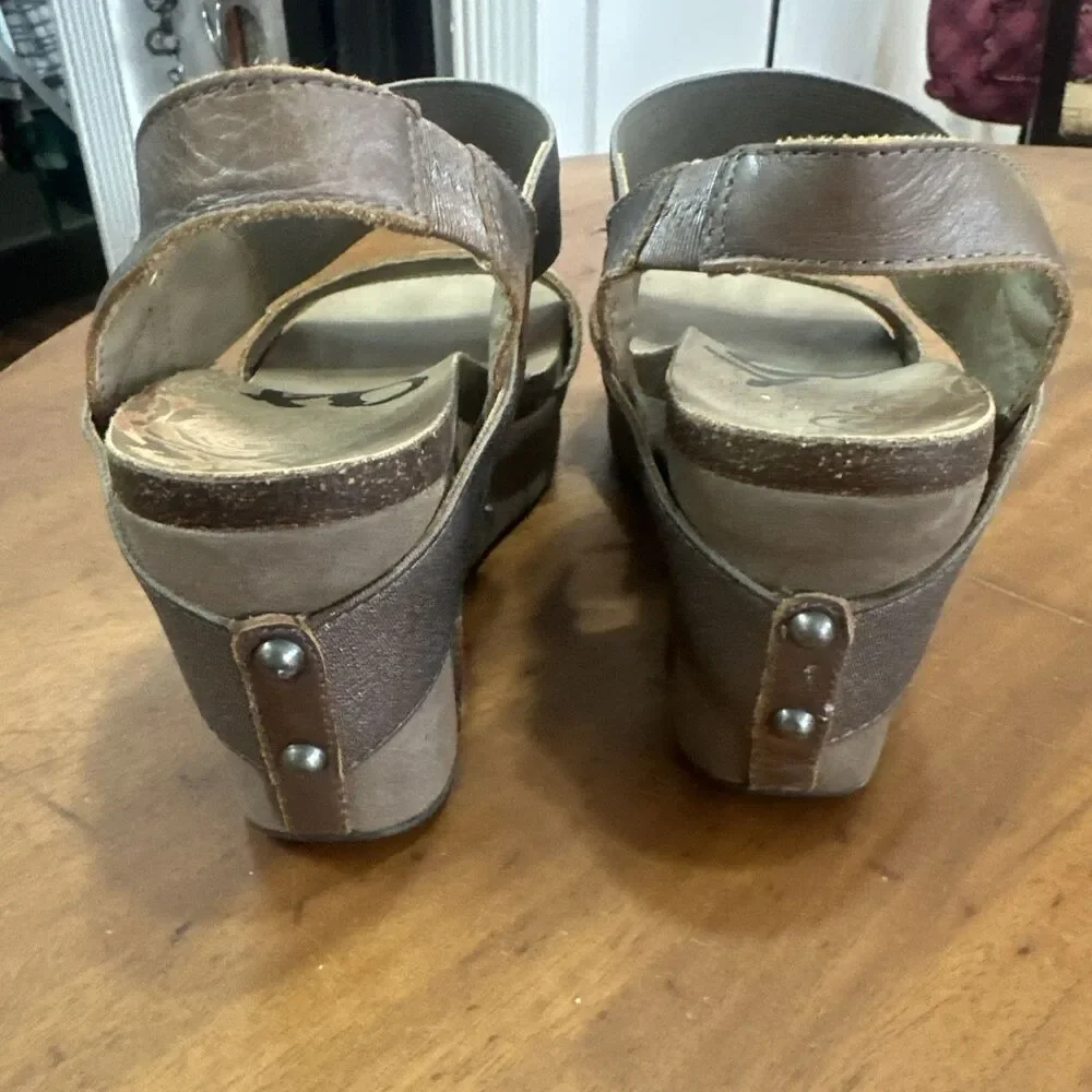OTBT Size 7 M BUSHNELL WEDGE SANDALS WOMEN PEWTER / BROWN COLOR SHOES